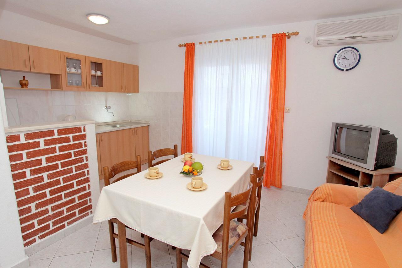 Apartments Iva Traù Esterno foto